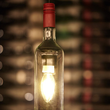Beleuchtung in Weinbar Kork Genuss