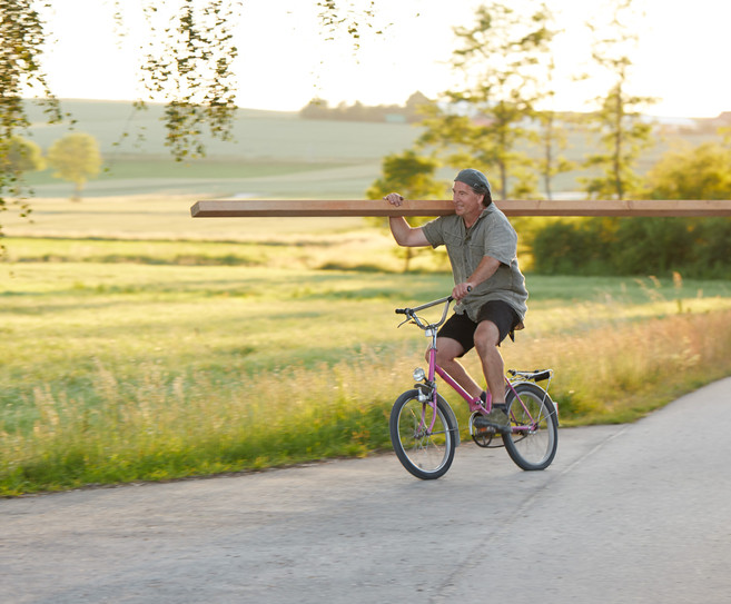 cropped-1596463156-gesellenprufung_fotograf_portrait_fahrradkurrier_wertingen_juliane_sailer_1