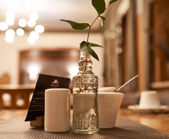 cropped-1706014700-zstudio_firmenkunden_hotel_zu_den_drei_kronen_9