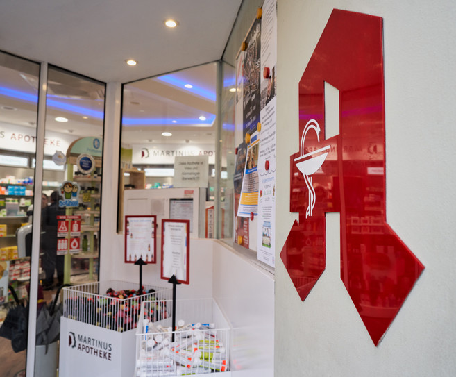 cropped-1709110120-zstudio_firmenkunden_martinus_apotheke